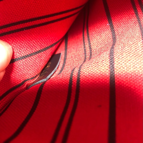 Louis Vuitton Monogram Neverfull Pochette - Picture 7 of 10